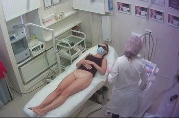 Бреют киску в салоне красоты