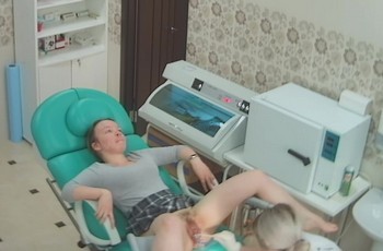 Гинекологический осмотр студентки