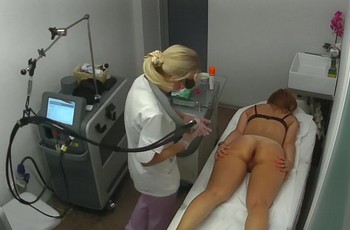 Интимное видео скрытой камеры из салона красоты