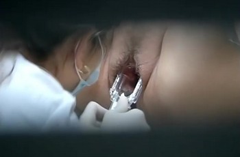 Подглядывание за бабой на осмотре у врача гинеколога
